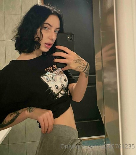 alicewonderfull naked on onlyfans