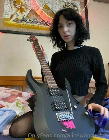 alicewonderfull only fans pics