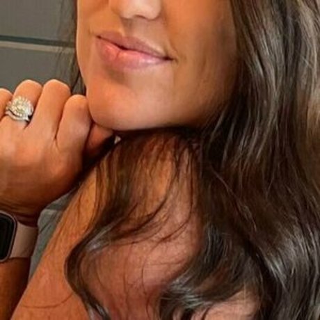 britneyyjad3 onlyfans model images