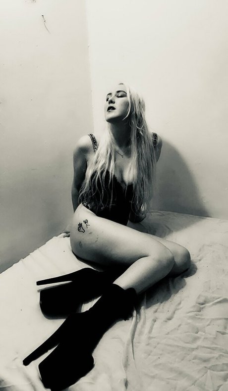 bisexual male onlyfans sexy nudes artwork