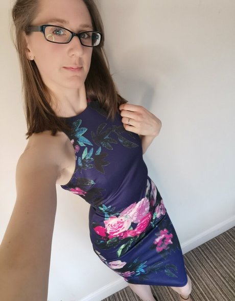 aprilrosejonesxfree naked on onlyfans