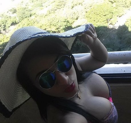 Nohely Guilarte onlyfans nude photos