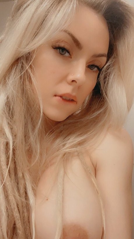 Nina Rei onlyfans leak