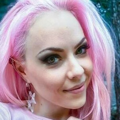 Nina Rei onlyfans leaked.