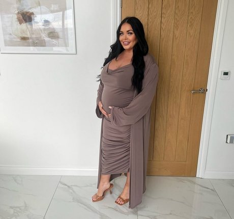 Scarlett Moffatt onlyfans leaks sex