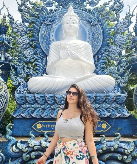 curvy cougar onlyfans hot nude frame