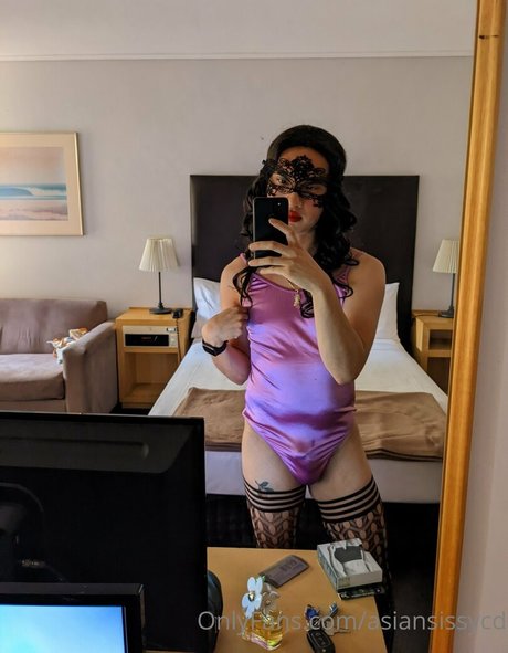 18 teen onlyfans art naked shots