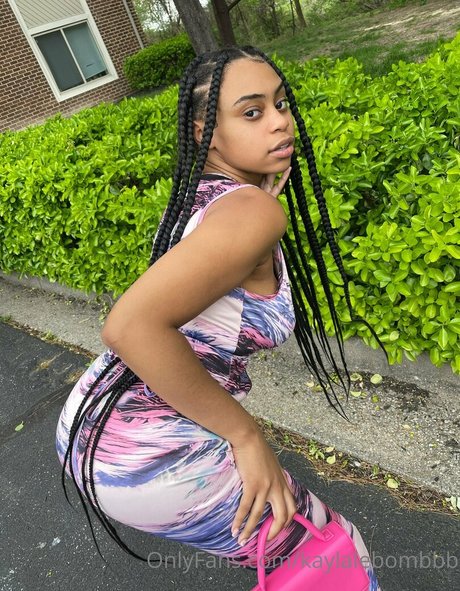 kaylalebombbb only fans review