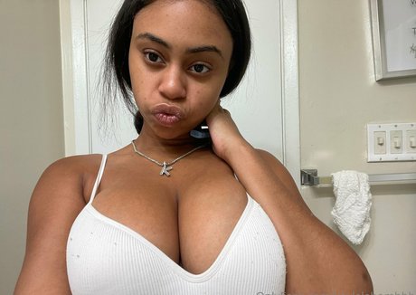 kaylalebombbb nude onlyfans