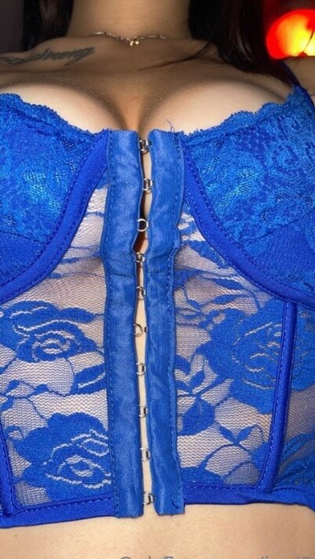 Kari3 is on onlyfans