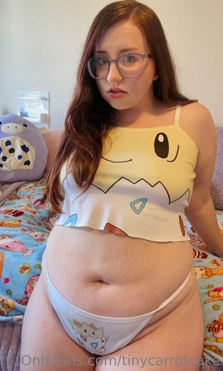tinycarrotcake onlyfans fotos