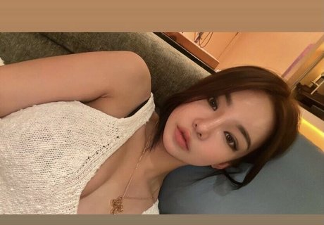 Jeee622 naked on onlyfans