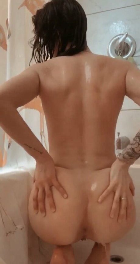 Haley Lorenz onlyfans boobs