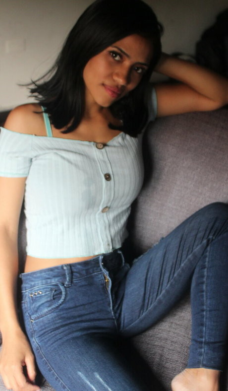 venus 22 only fans naked