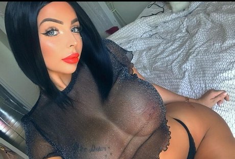 Kahina onlyfans leaked.