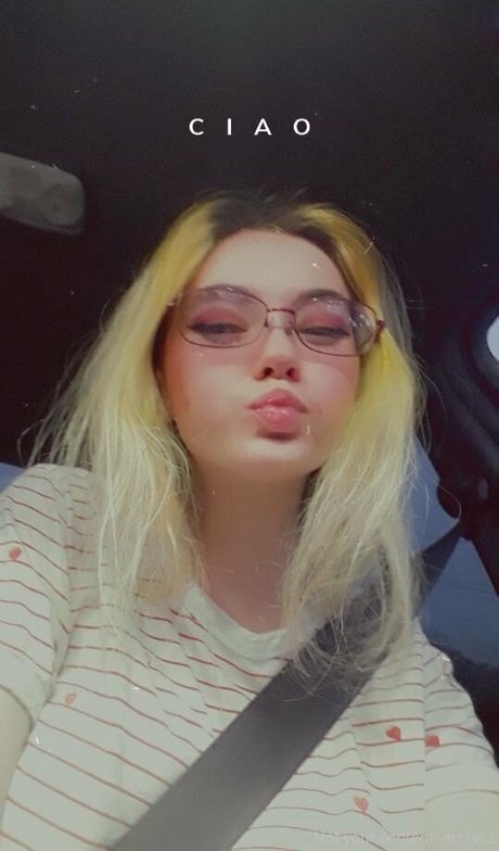 art1stdotz boobs onlyfans