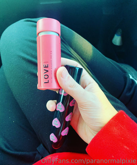 paranormalpixie onlyfans tits