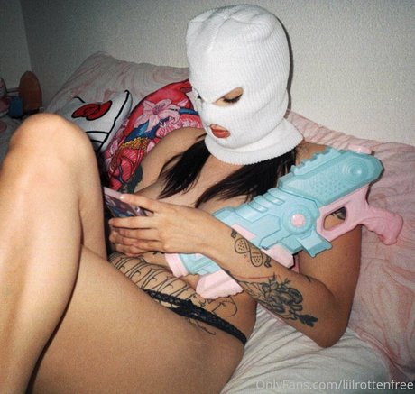 liilrottenfree onlyfans naked