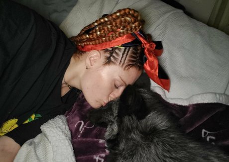 curvy amateur onlyfans free sex self-portrait