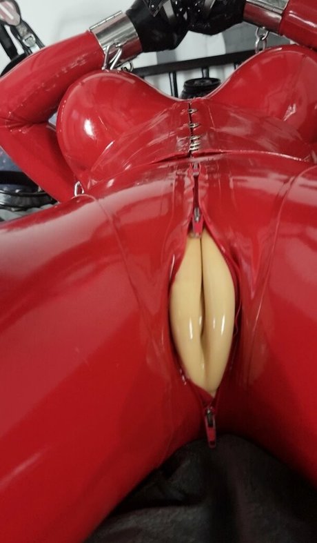 rubberdollemma onlyfans model photos