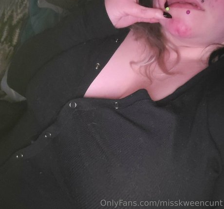 misskweencunt onlyfans sextape