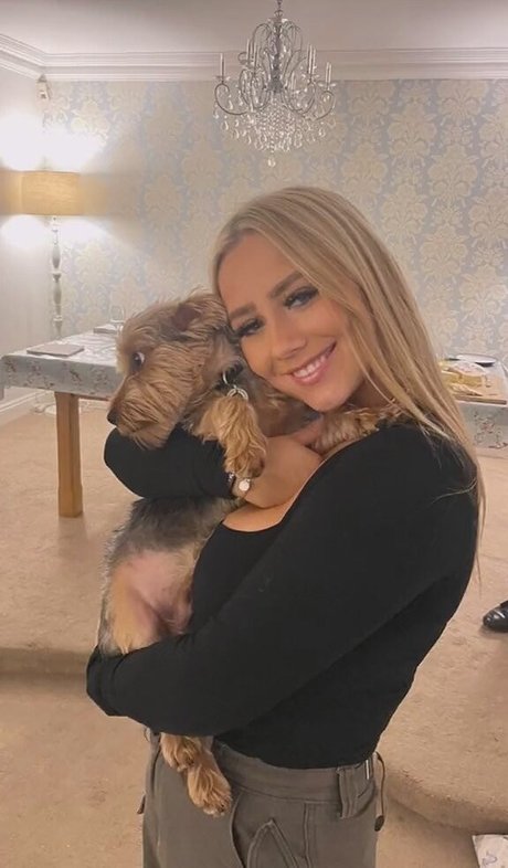 Gracie M onlyfans tits