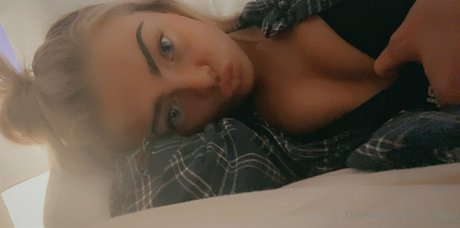 bellahaleyyy tits onlyfans