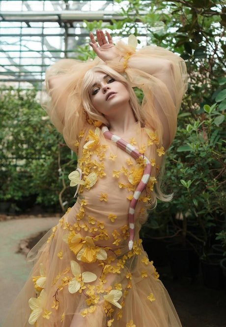 Di Simon naked on onlyfans