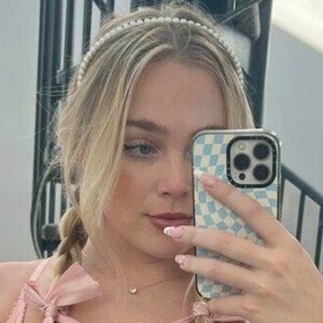 Karissa Duncan naked onlyfans