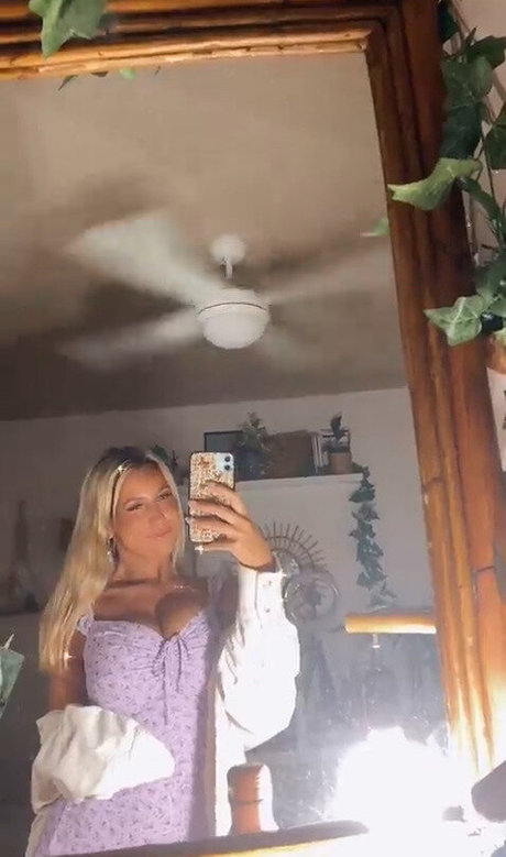 Ariel D onlyfans pictures