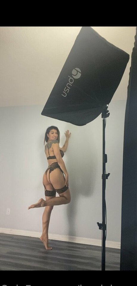 jessieismore onlyfans star