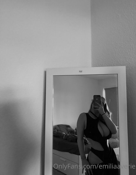 emiliaaverie leaked onlyfans sex tape