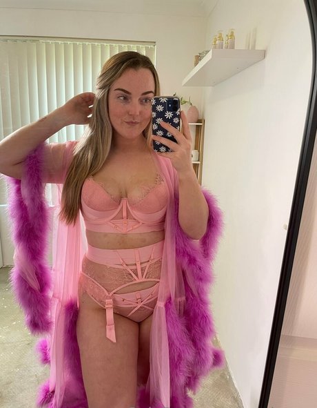 ava hayes onlyfans naked pics