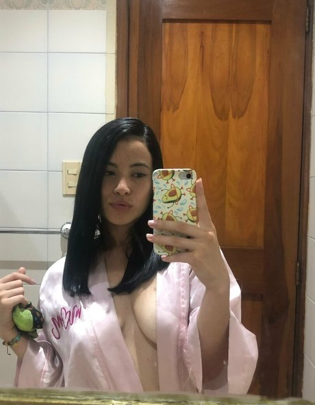 babygirlluna12 onlyfans model