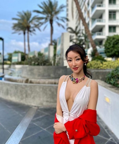 Yeonmi Park Profile pic