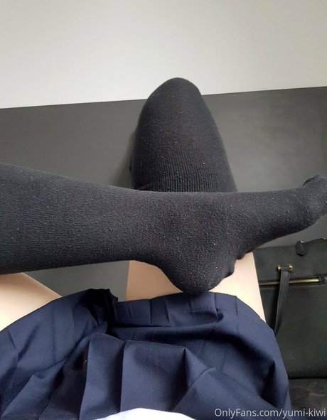 Yumi Kiwi onlyfans nide