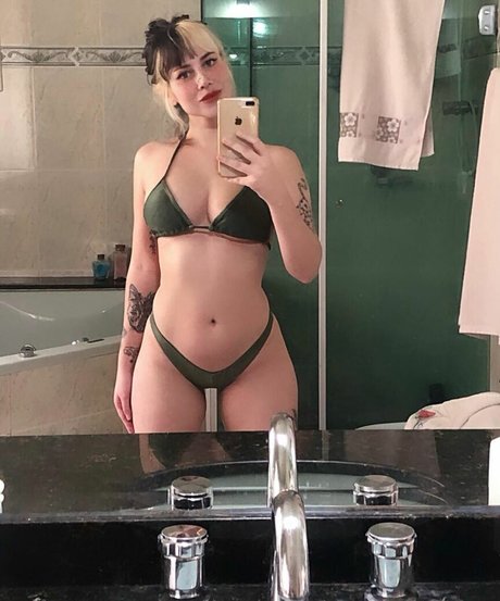 Isabella pizi is on onlyfans