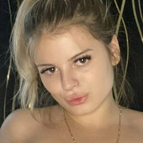 Valentina Sime onlyfans nide