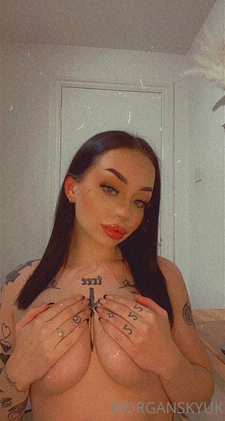 morgan sky uk onlyfans sexy