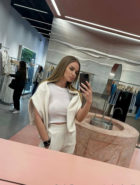 Erin Lesli leaked nudes onlyfans