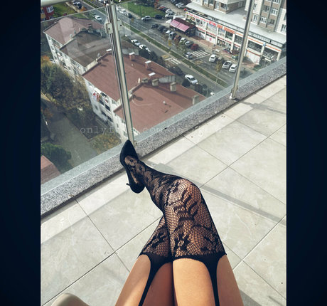 rainbowsena onlyfans nude pictures