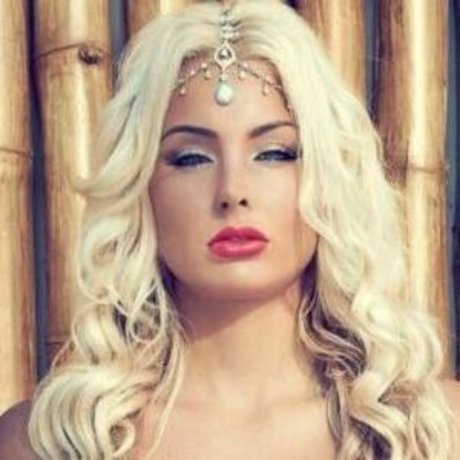 April Michelle onlyfans leaka