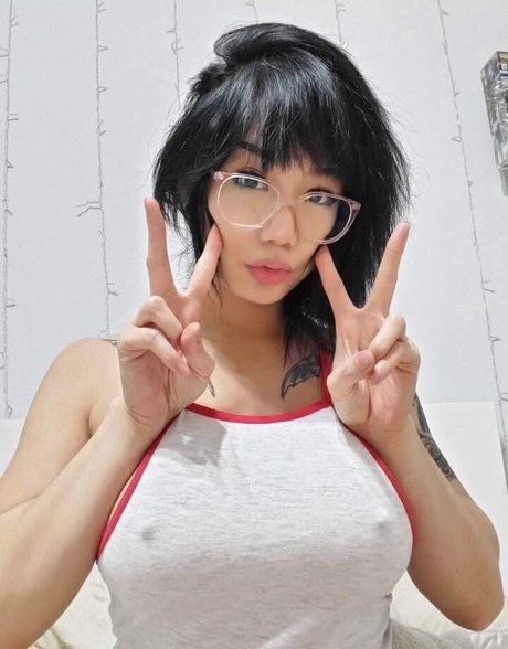 MobileSuitStella onlyfans striptease