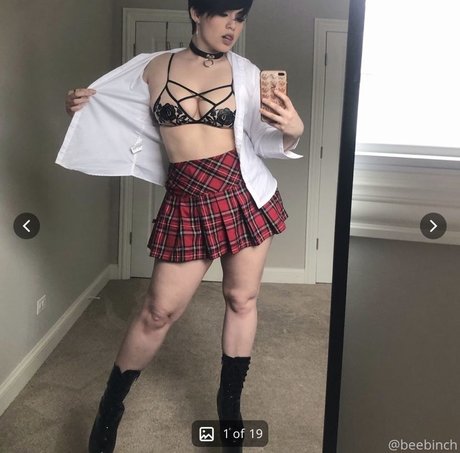 Beebinch_ feet onlyfans