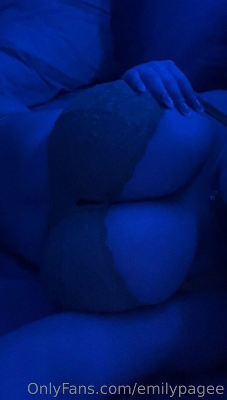 emilypagee onlyfans porn leaked