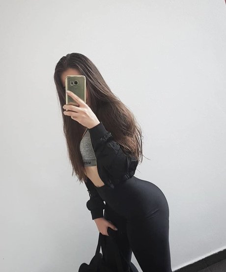 Madalina Mates strip onlyfans