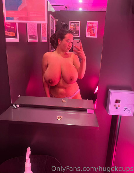 Hugekcups onlyfans porno