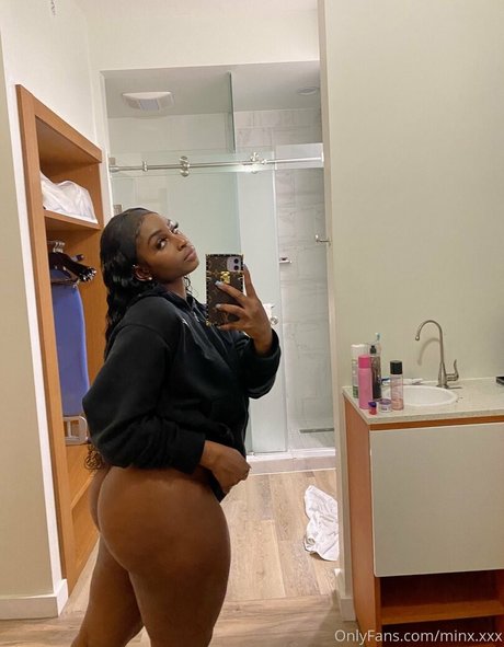 Minx XXX onlyfans boobs