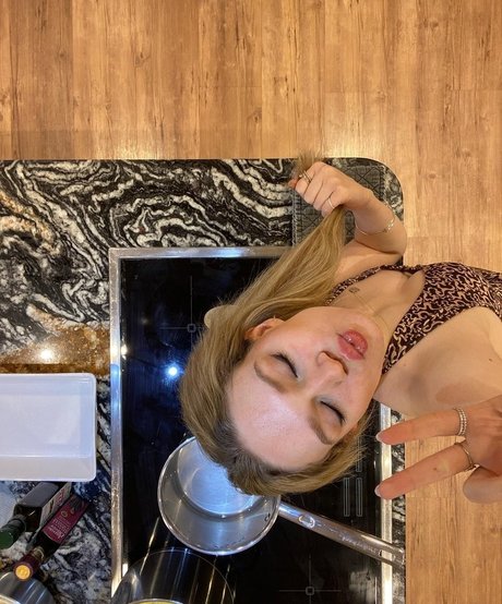 Sapphire Upshall onlyfans model photo