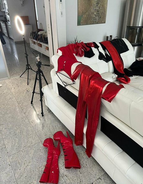 thirteenmel leaked nude onlyfans